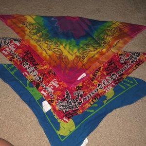 3 bandanas